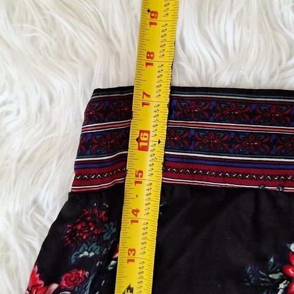 Band of Gypsies Cambridge Black Smocked Blouse Crop Top - Picture 13 of 16